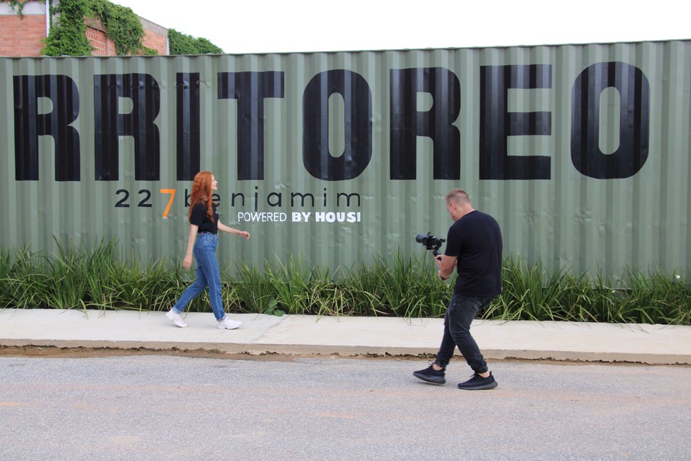Incorporadora de Brusque investe em vídeos de acompanhamento e atualização de obras.